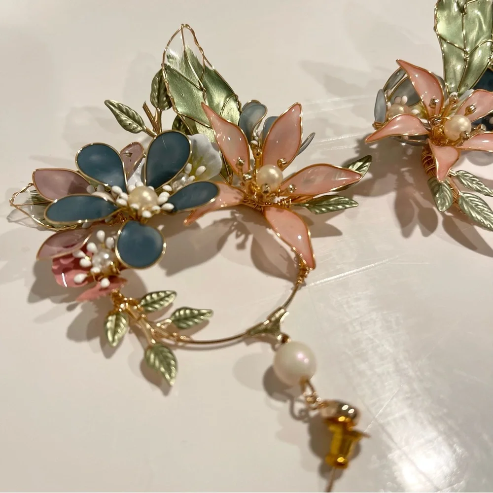 Ajoonie Custom Gold & Resin Floral Glass Rhinestone Beaded Hoop Earrings - Picture 4 of 7